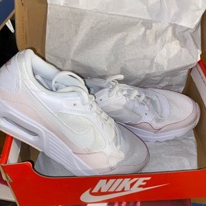 New never worn Nike Air Max XC